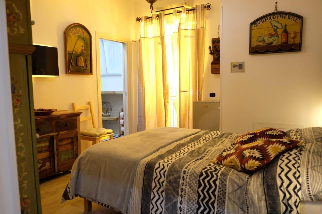 Casa Marina Bed & Breakfast Наполи Екстериор снимка